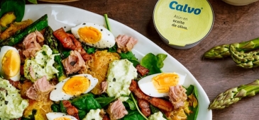 Recept na šalát, čo zasýti: Z pečených zemiakov a tuniaka s avokádovým dresingom